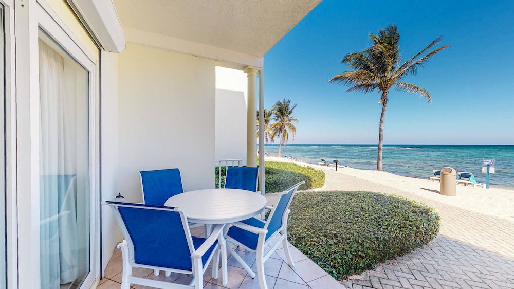 Beachfront 2 Bedroom Condo - Photo 13