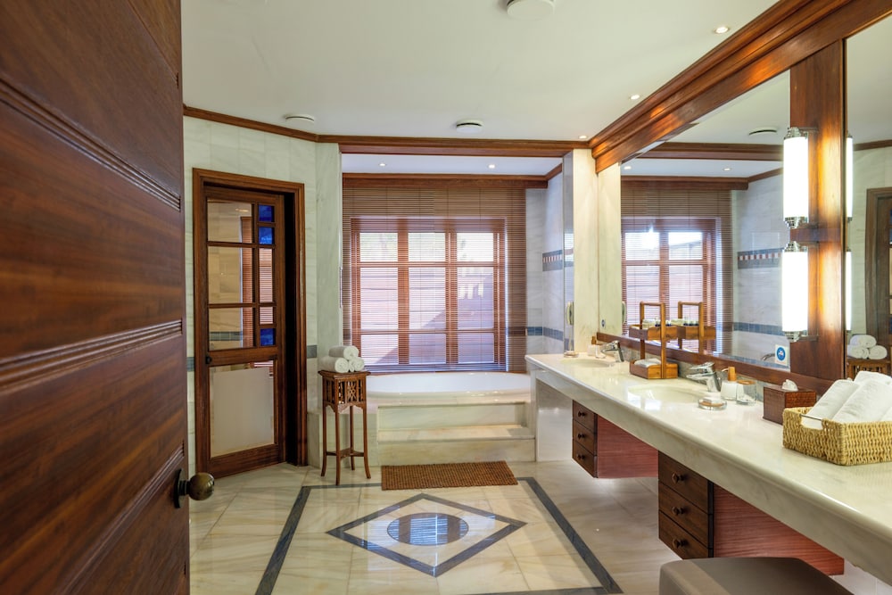 Royal Suite, 1 Bedroom, Sauna, Sea View - Photo 3