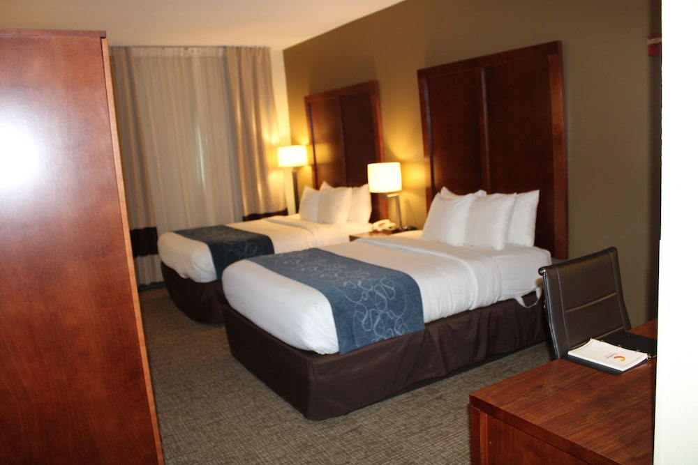 Suite, 2 Queen Beds, Accessible, Non Smoking photo 3