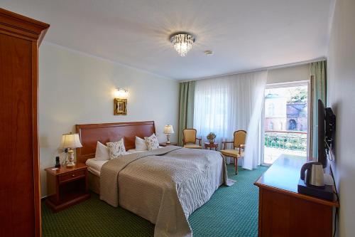 Double or Twin Room with Balcony photo 3