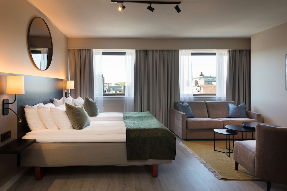 Superior Room, 1 King Bed (Extra) photo 2