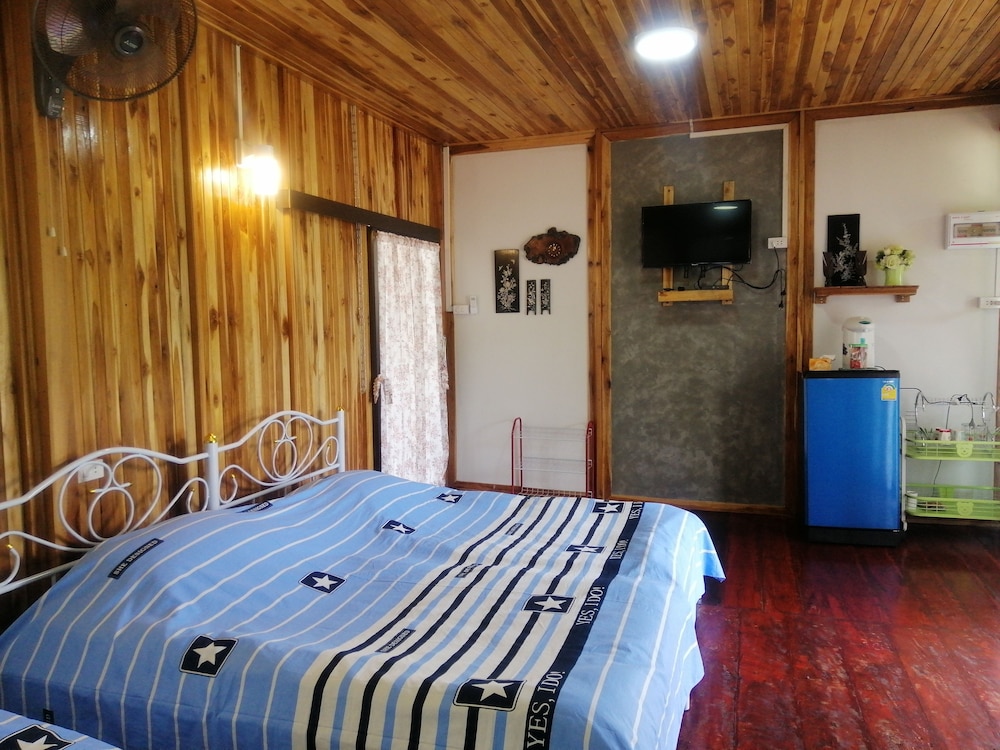 Basic Shared Dormitory, 1 Bedroom, Garden View, Garden Area photo 3