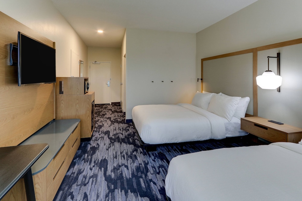 Room, 2 Queen Beds - Photo 3