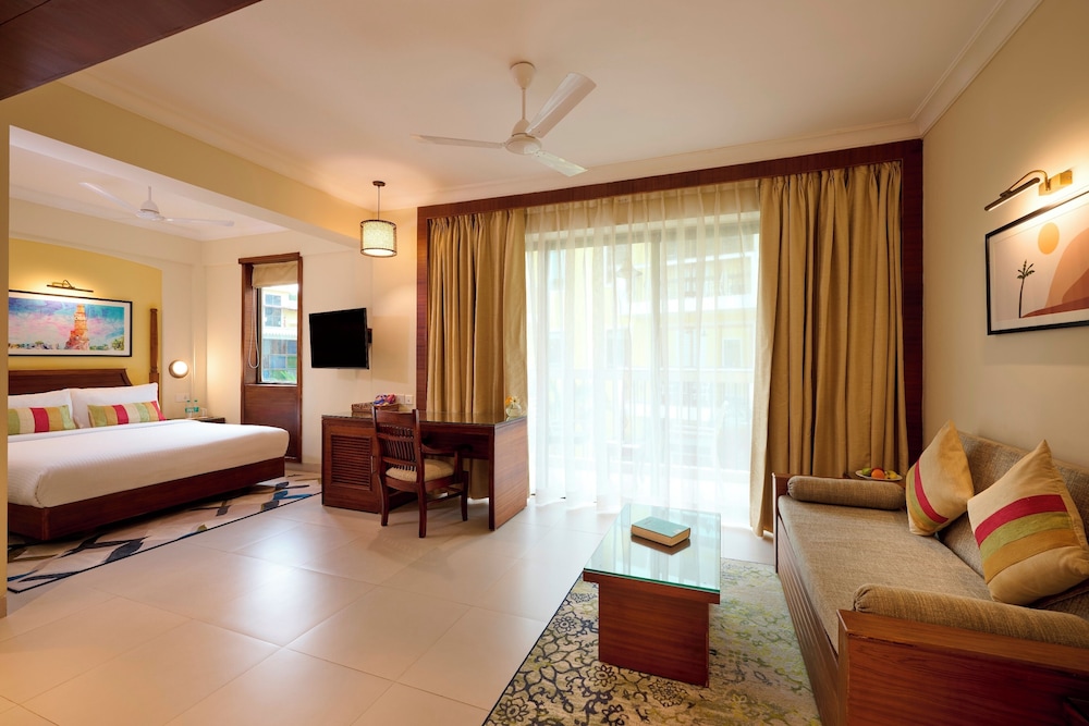 Premium Double Room With Balcony - Photo 1