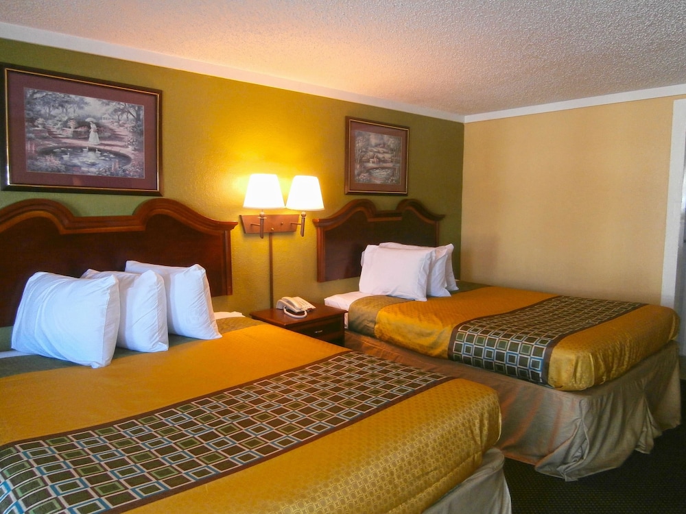 Room, 2 Queen Beds, Non Smoking - Photo 2