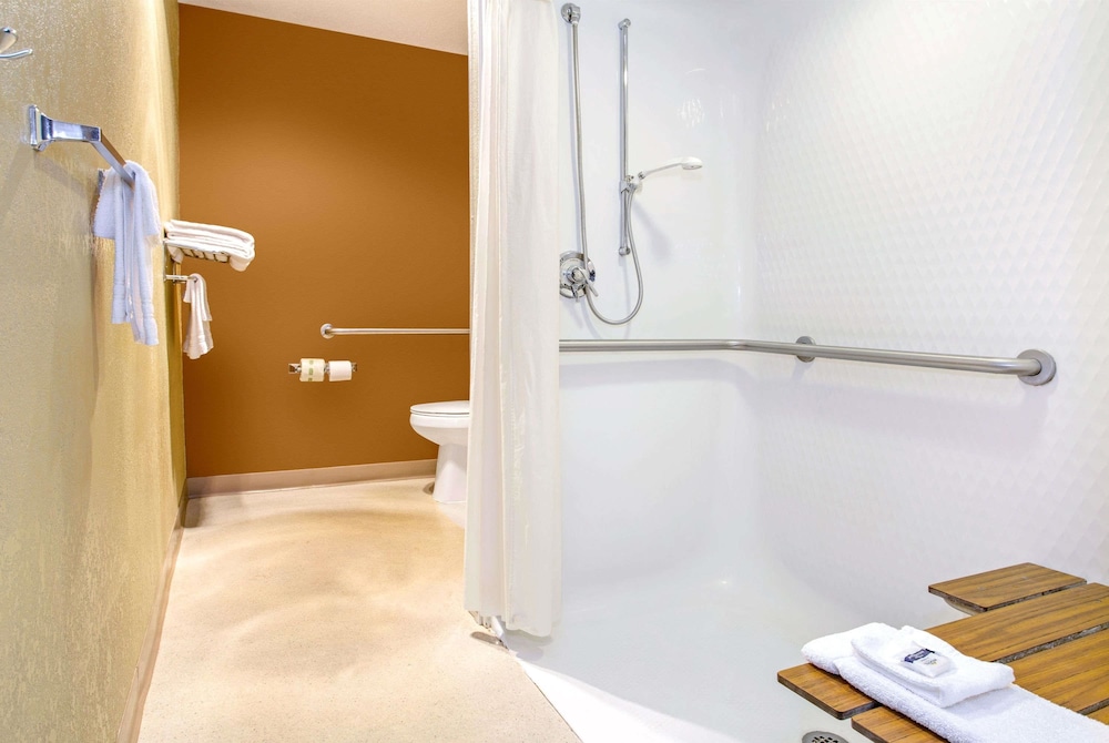 Room, Accessible - Photo 4