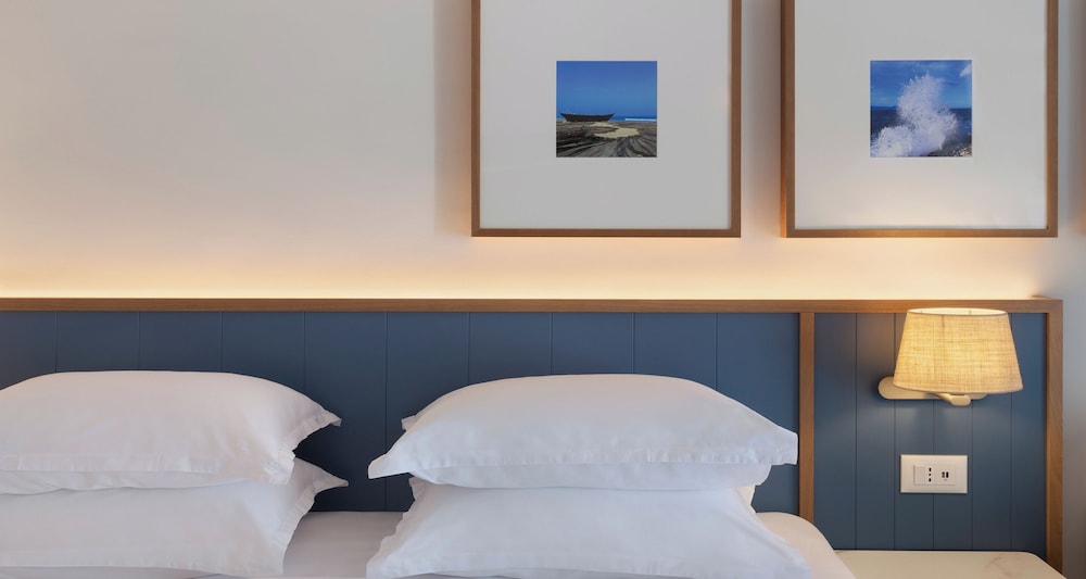 Superior Double Room, Balcony, Sea Facing - Photo 4