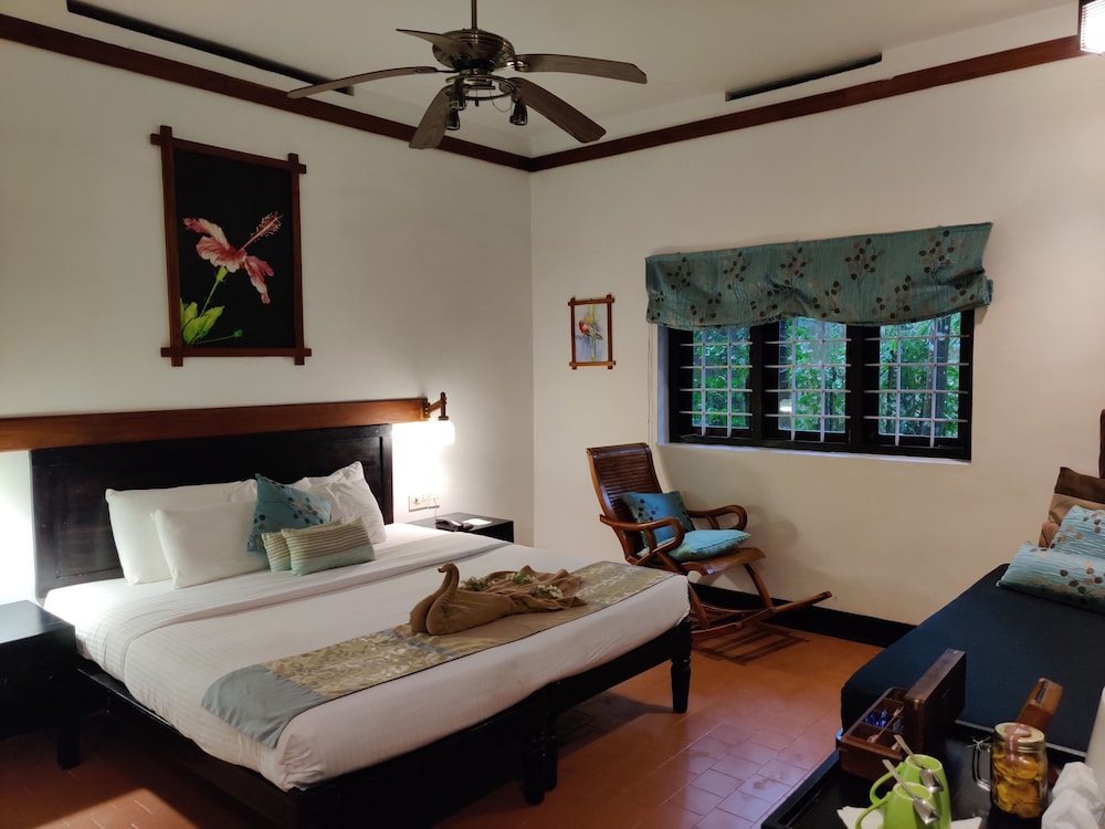 Elegant Cottage - Photo 5