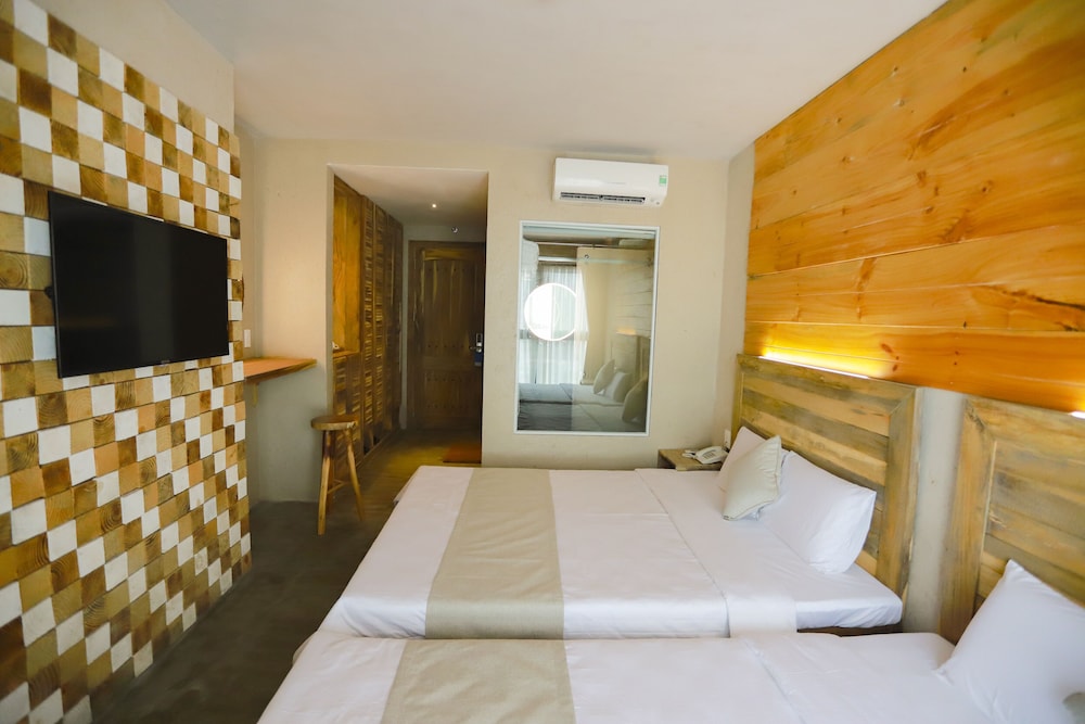 Premium Twin Room, Sea View (Deluxe) photo 2