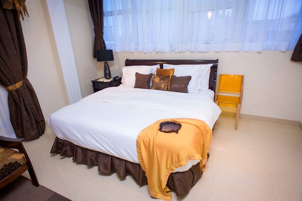 Deluxe Double Room, 1 Queen Bed, Kitchenette photo 3