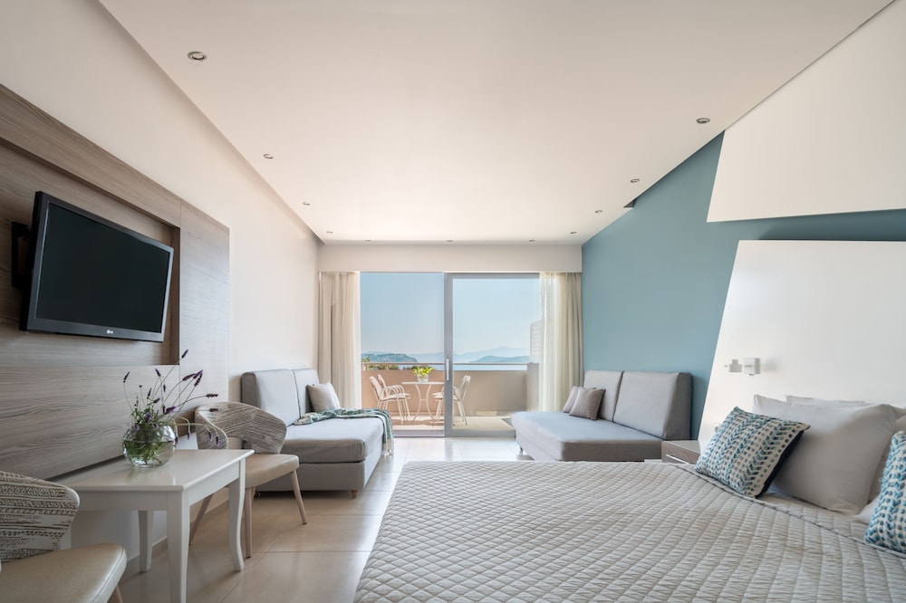 Family Room, Sea View - Photo 1