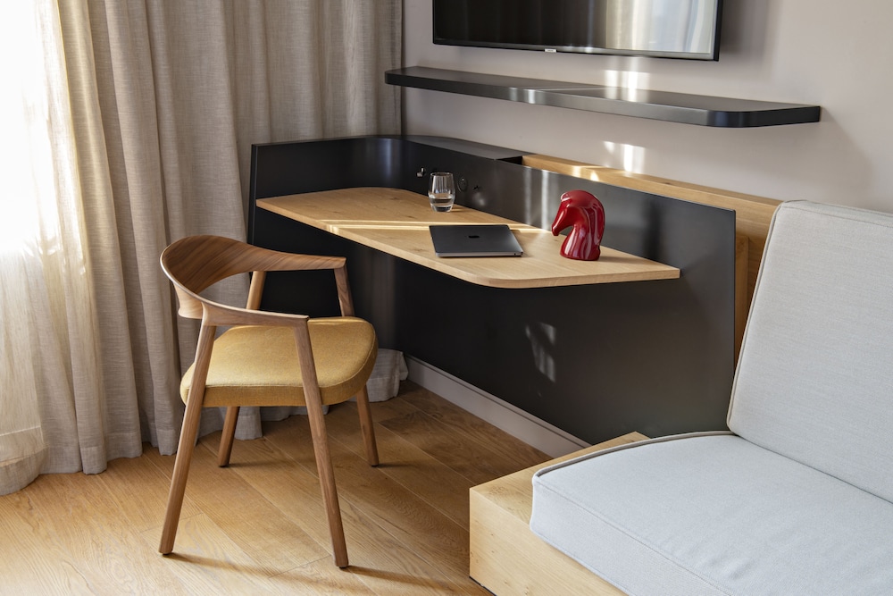 Basic Suite photo 3
