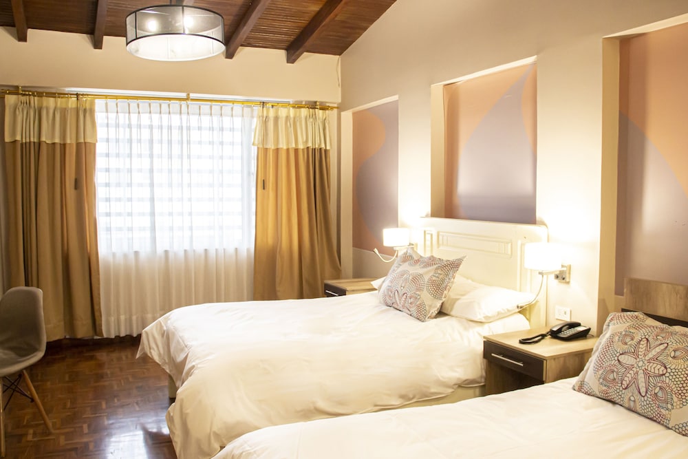 Superior Suite, 1 Bedroom, City View photo 3