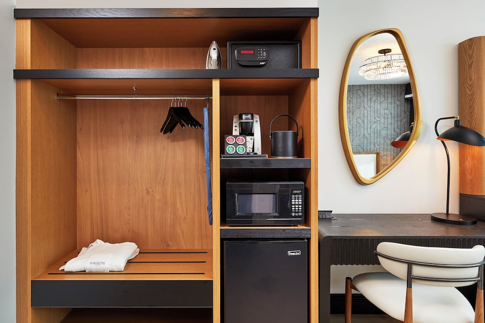 Junior Suite, 1 King Bed (All New)