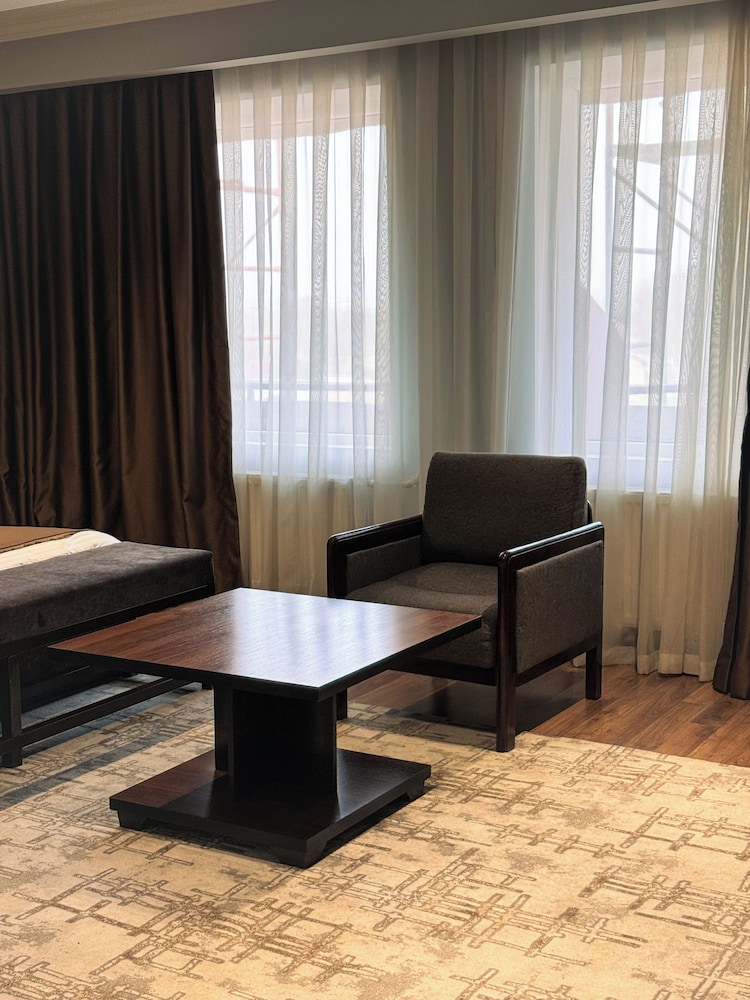 Deluxe Double Room, Balcony, City View photo 3