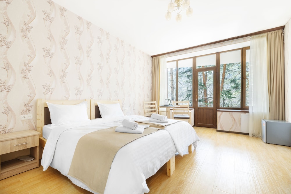 Comfort Double Or Twin Room, 1 Bedroom, Balcony, Mountain View photo 2