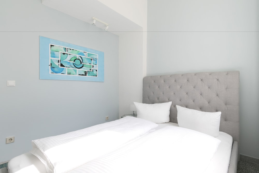 City Apartment, 1 King Bed photo 1