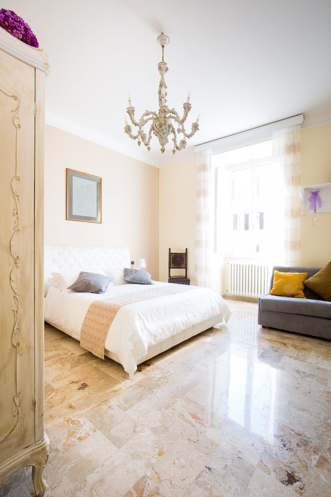 Superior Triple Room photo 3