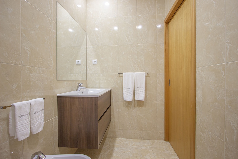 City Room photo 3