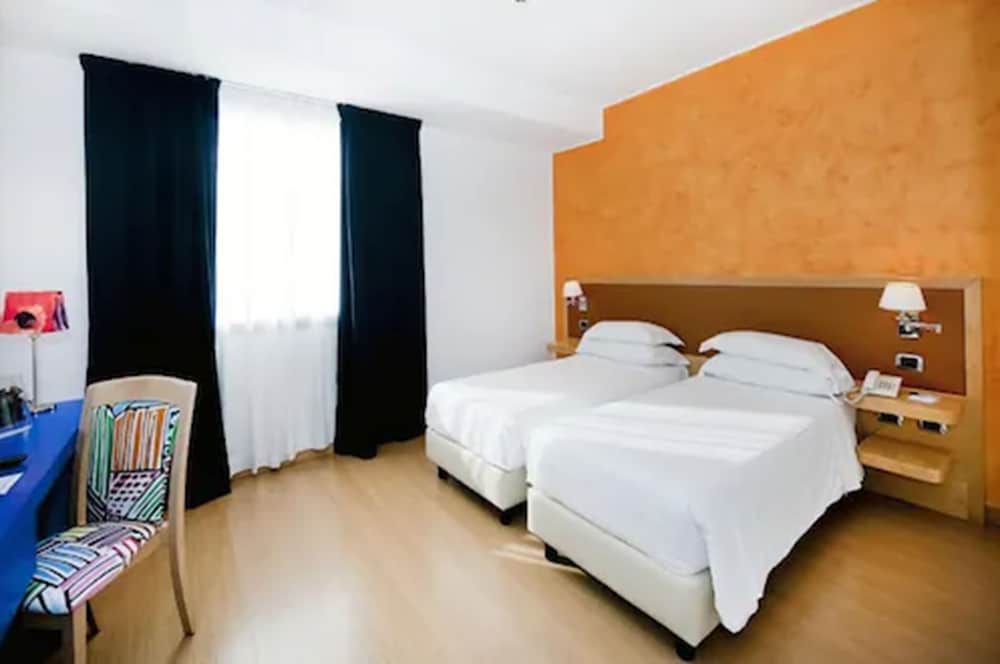 Standard Twin Room, 2 Twin Beds photo 1