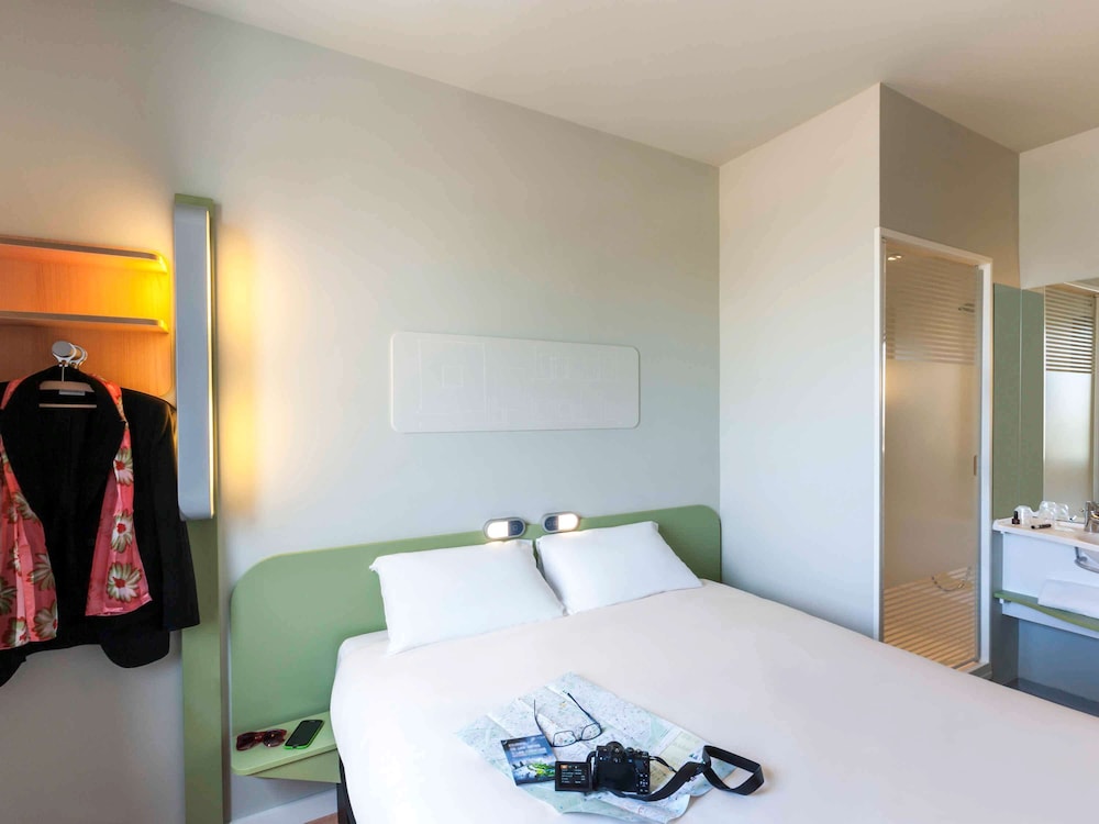 Basic Room, 1 Double Bed - Photo 4