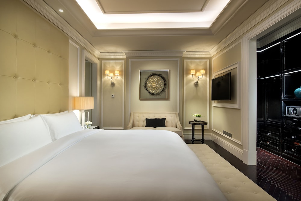 Premium Room, 1 King Bed, Garden View