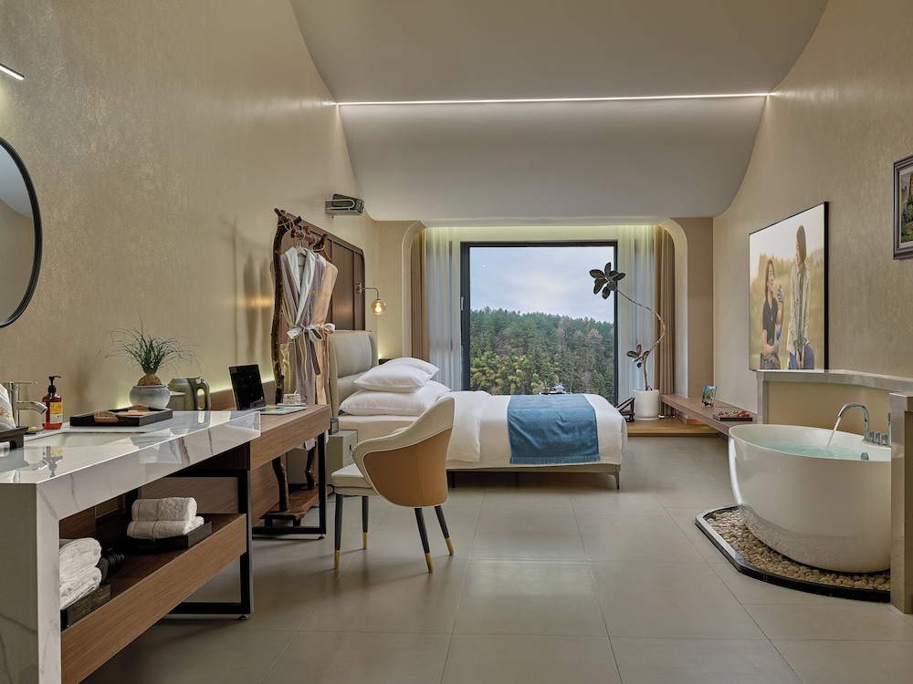 Premier Room
