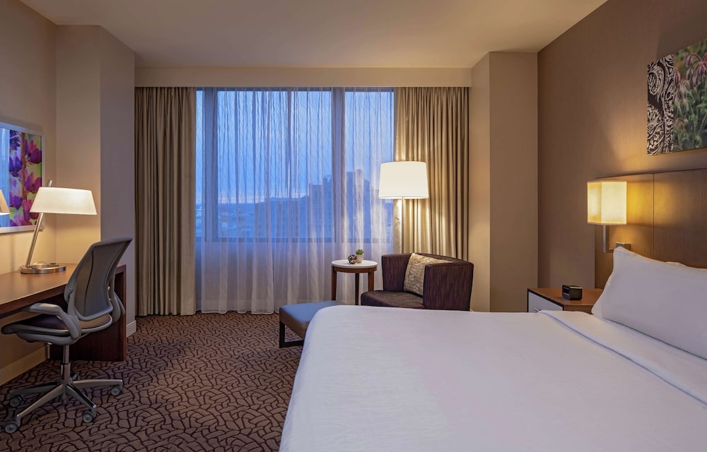 Room, 1 King Bed, Accessible (Hearing)