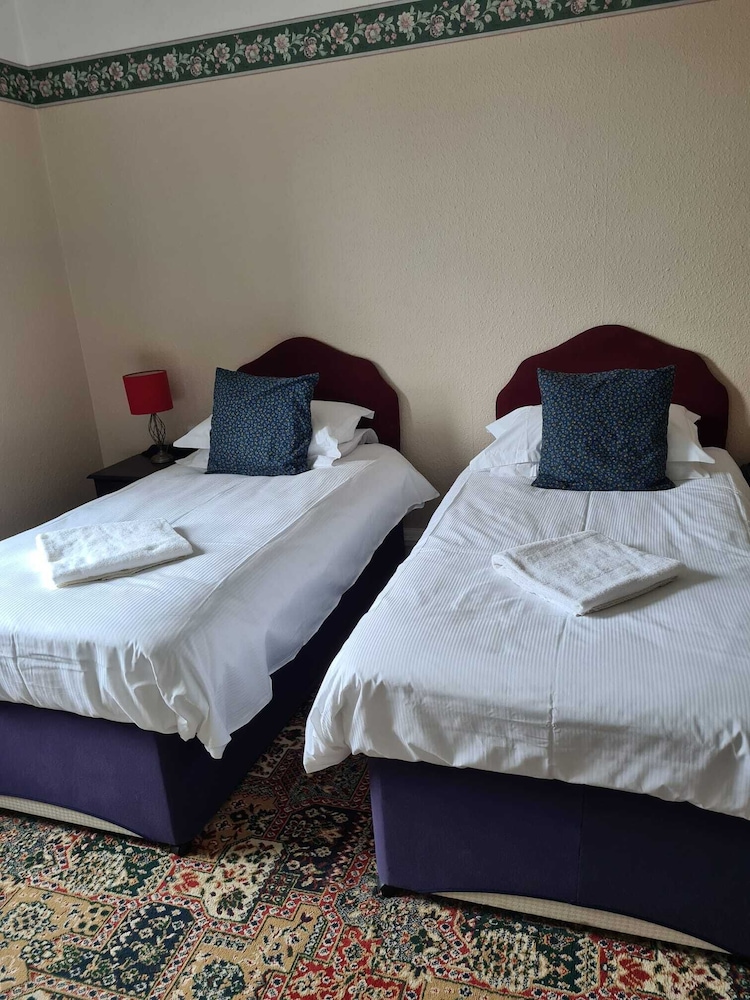 Double or Twin Room, Ensuite photo 3