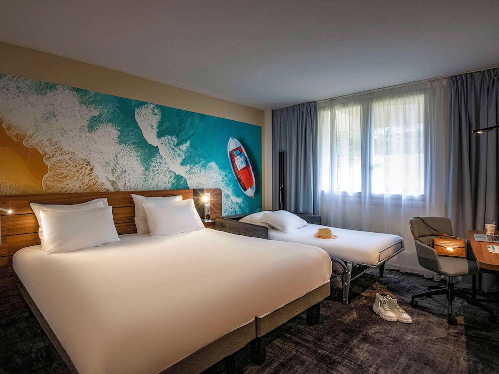 Classic Room, Multiple Beds - Photo 4