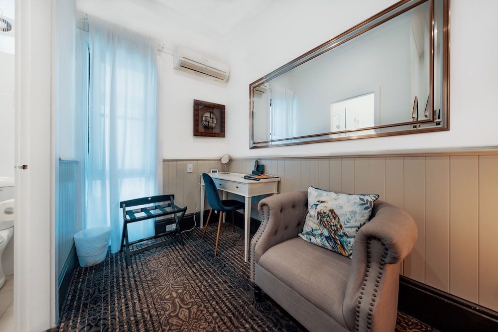 Deluxe King Manor with Ensuite