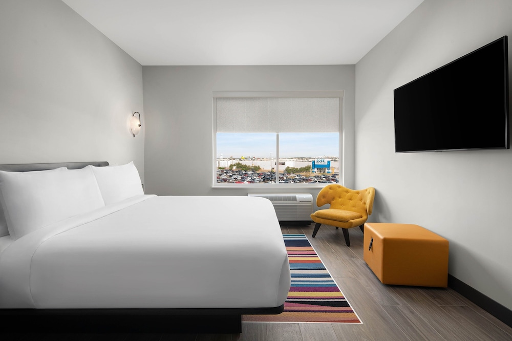 aloft, Room, 1 King Bed - Photo 2