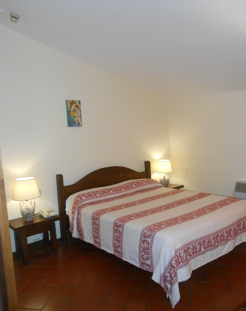 Family Quadruple Room, 2 Bedrooms, Private Bathroom photo 2