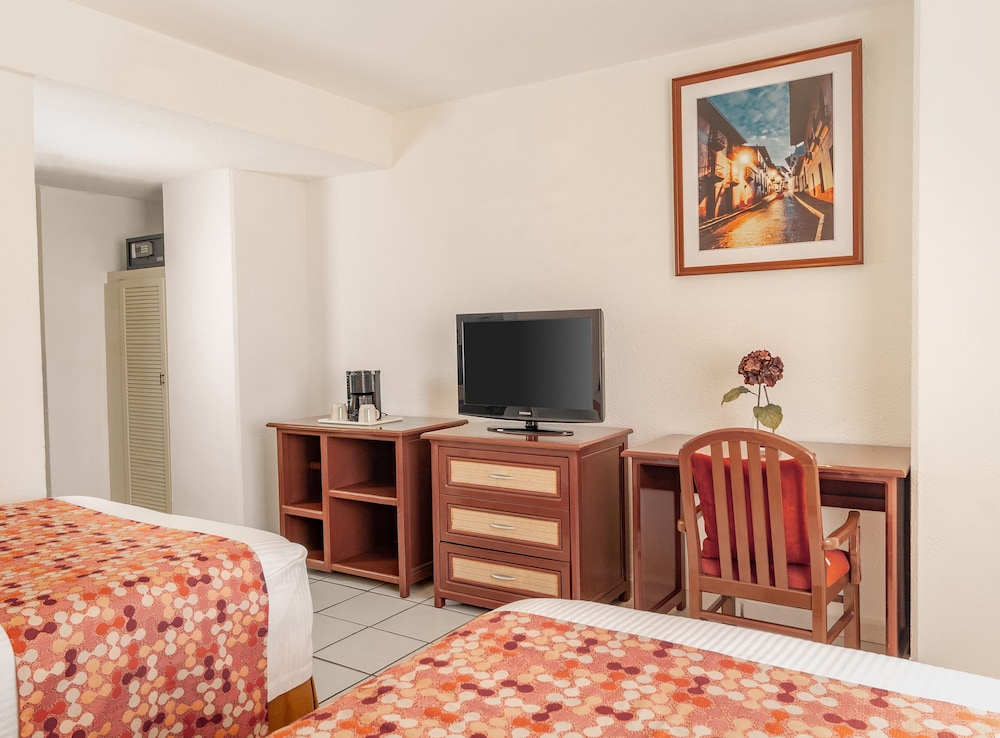 Twin Room - Photo 2