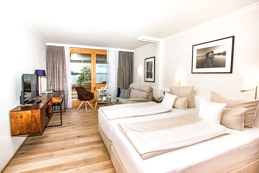 Double Room, Balcony, Lakeside (or Terrace) photo 1