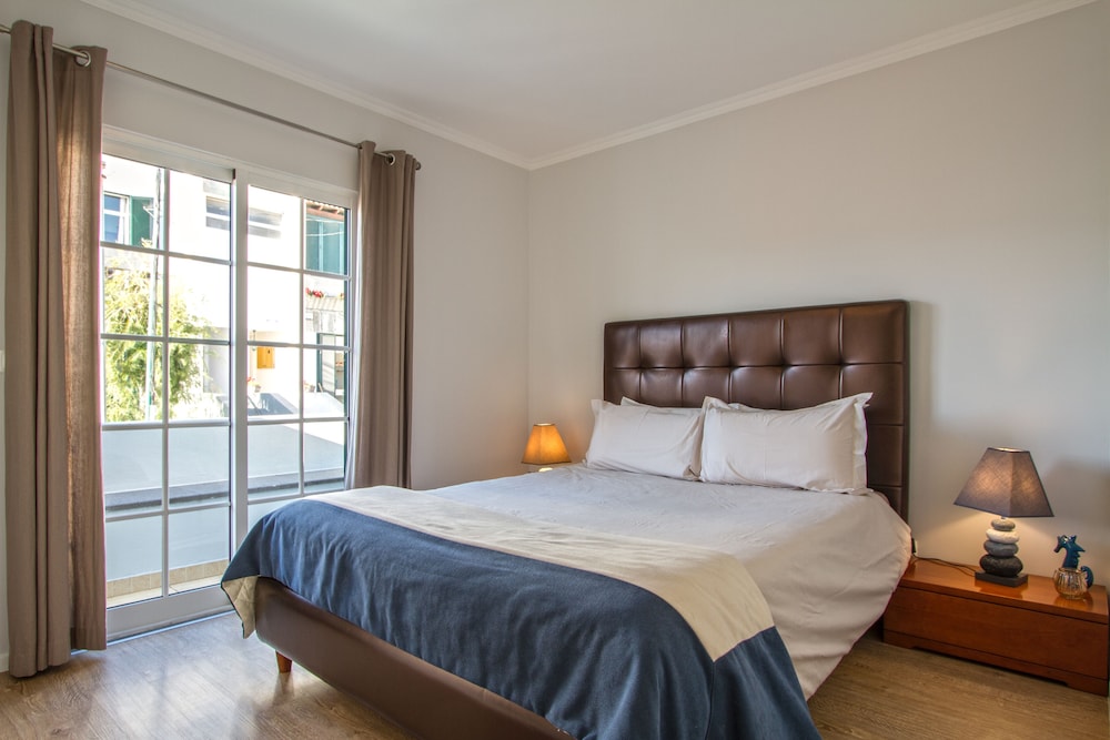 Comfort Townhome, 2 Bedrooms, Beachfront photo 3
