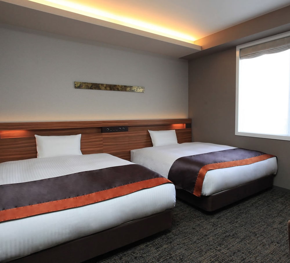 Premium Twin Room, Non Smoking - Photo 2