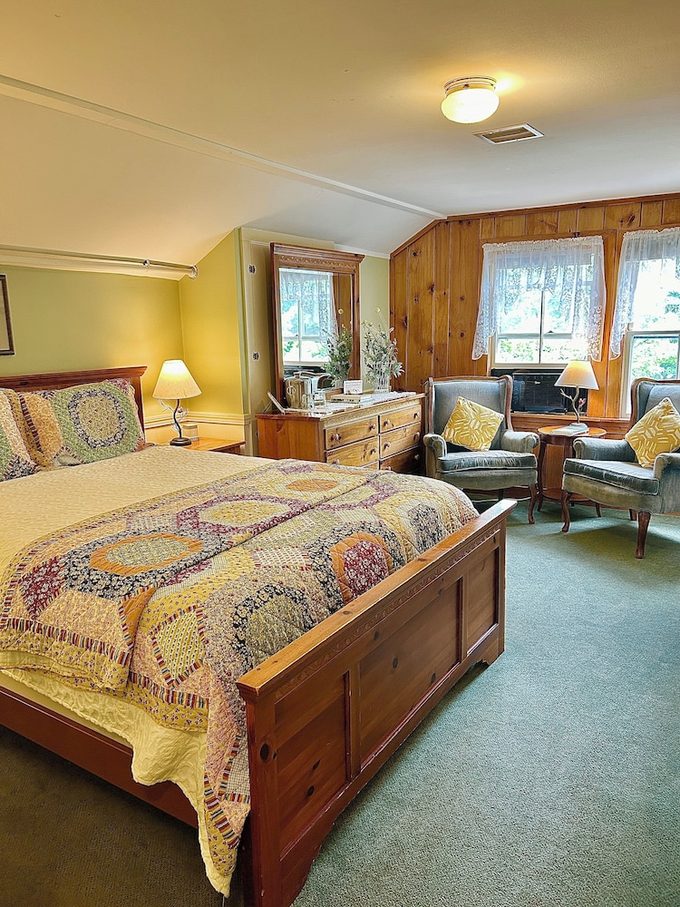 Standard Double Room, 1 Queen Bed, Mountain View