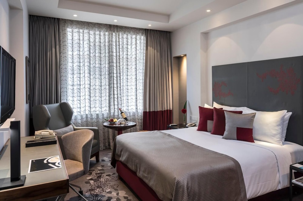 Luxury Premium King Half Board photo 1