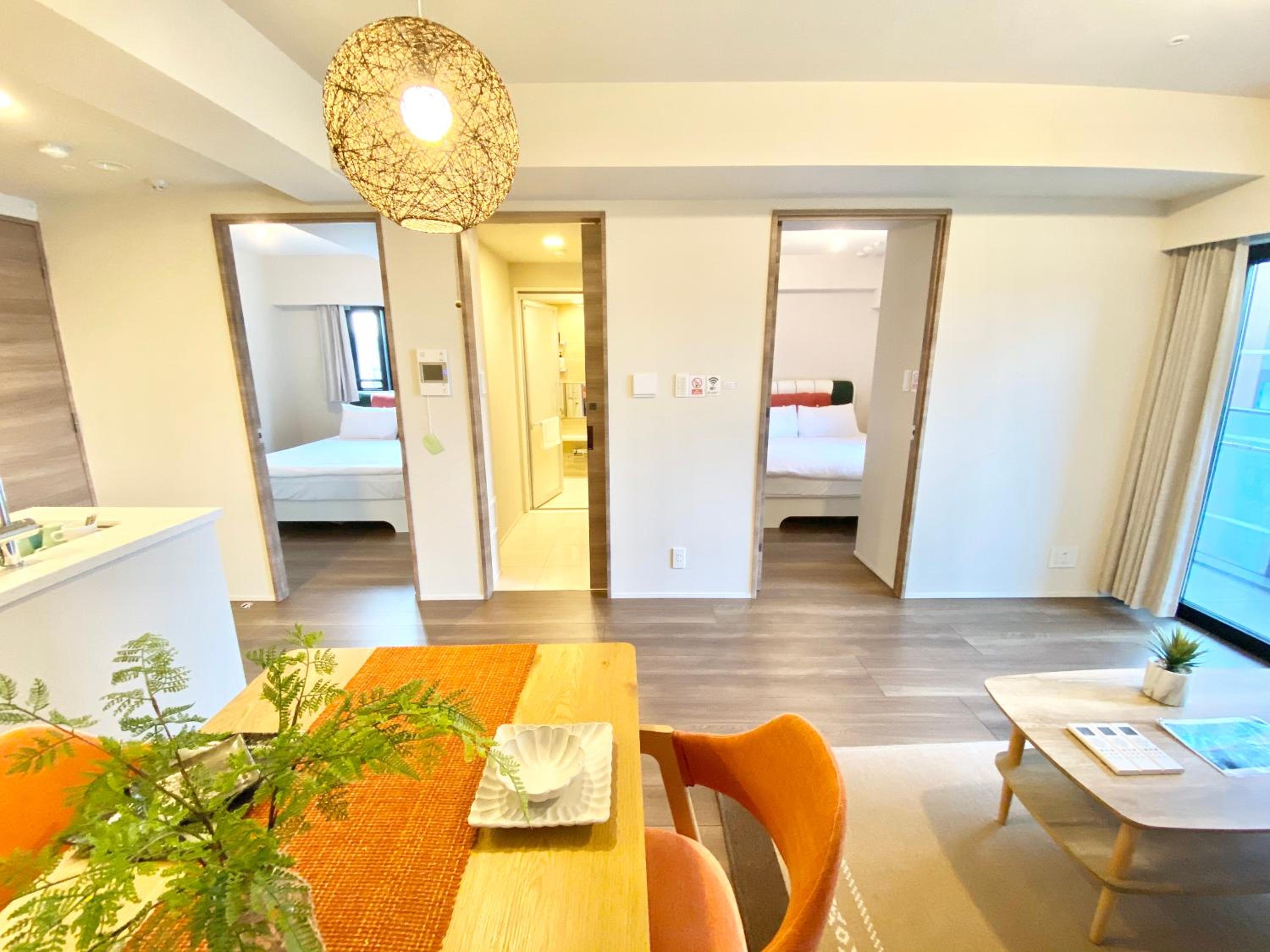 High Floor Two-Bedroom Apartment with Kitchen photo 2