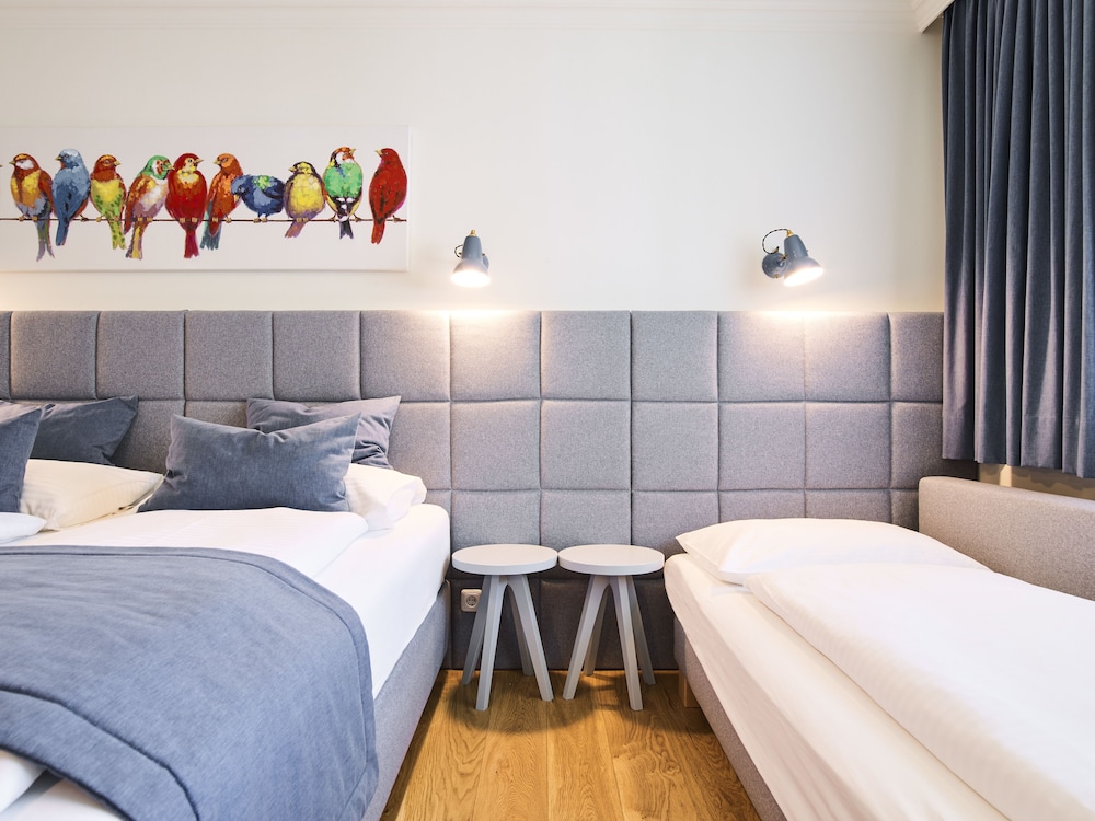 Deluxe Double Room, 1 Queen Bed, Non Smoking, Garden Area photo 1