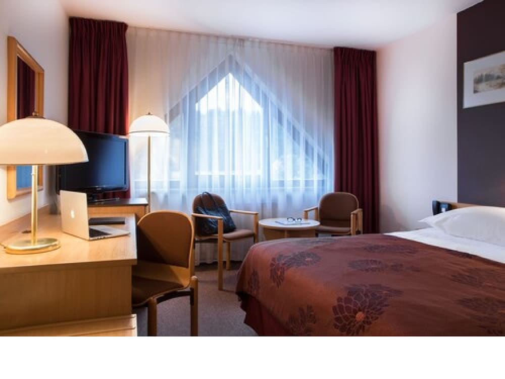 Standard Room, 1 Double Bed - Photo 5