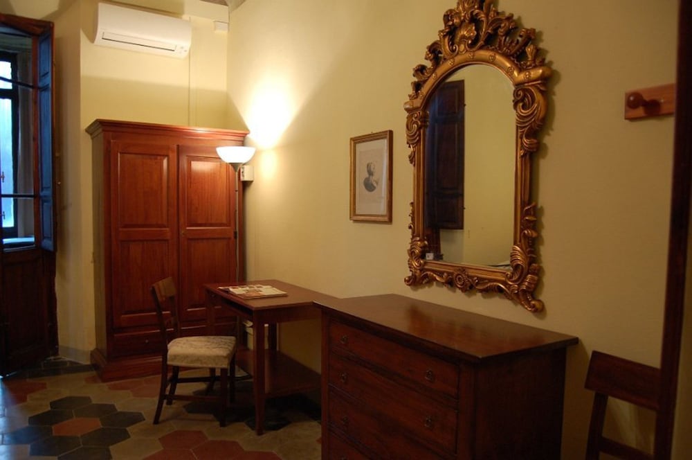 Family Suite, 1 Double Bed with Sofa bed, Private Bathroom photo 3