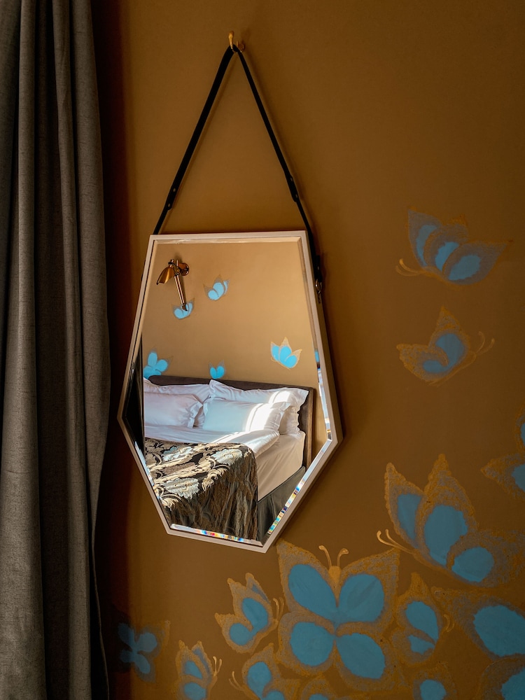 Luxury Triple Room, Multiple Beds, Terrace, City View photo 2