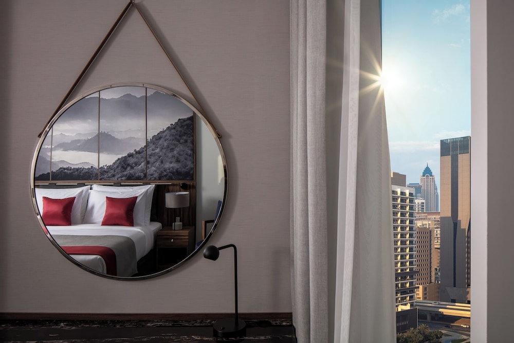 Superior Room, 1 King Bed photo 3