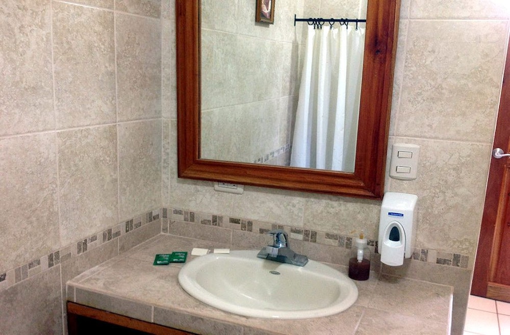 Standard Triple Room, Multiple Bedrooms, City View photo 3