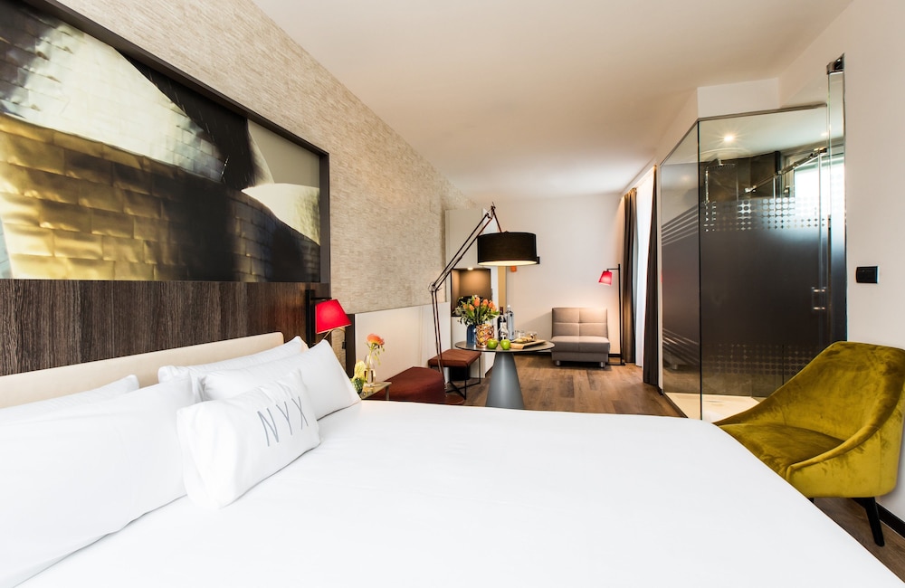 Superior Room, City View (Space)