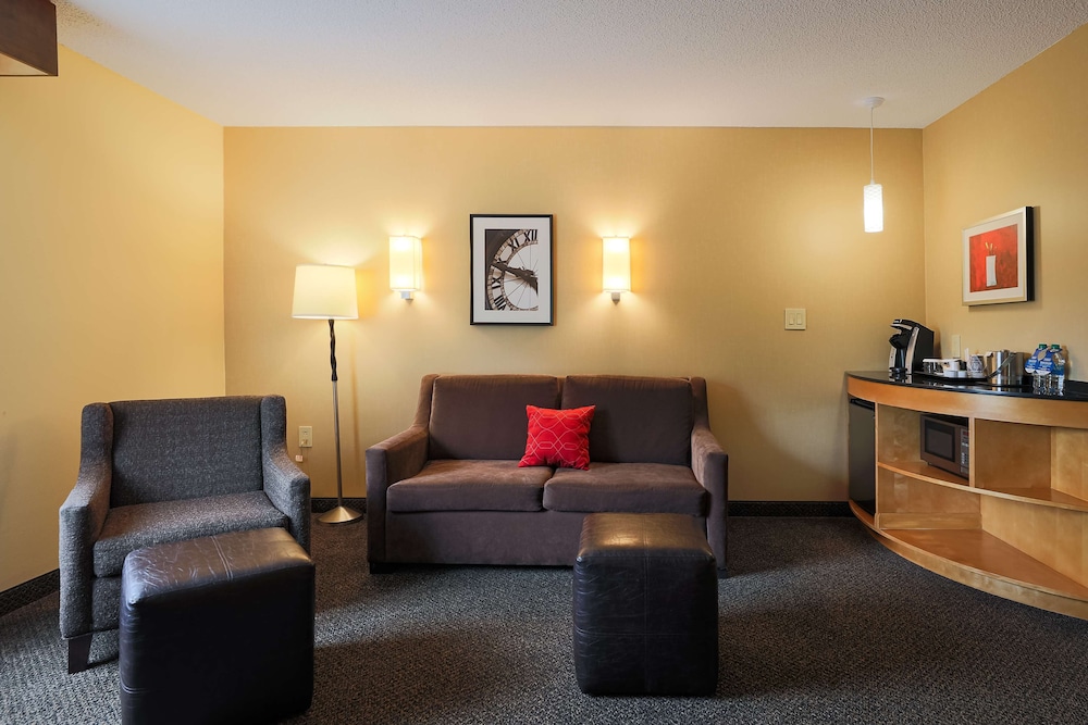 Suite, Accessible, Corner - Photo 2