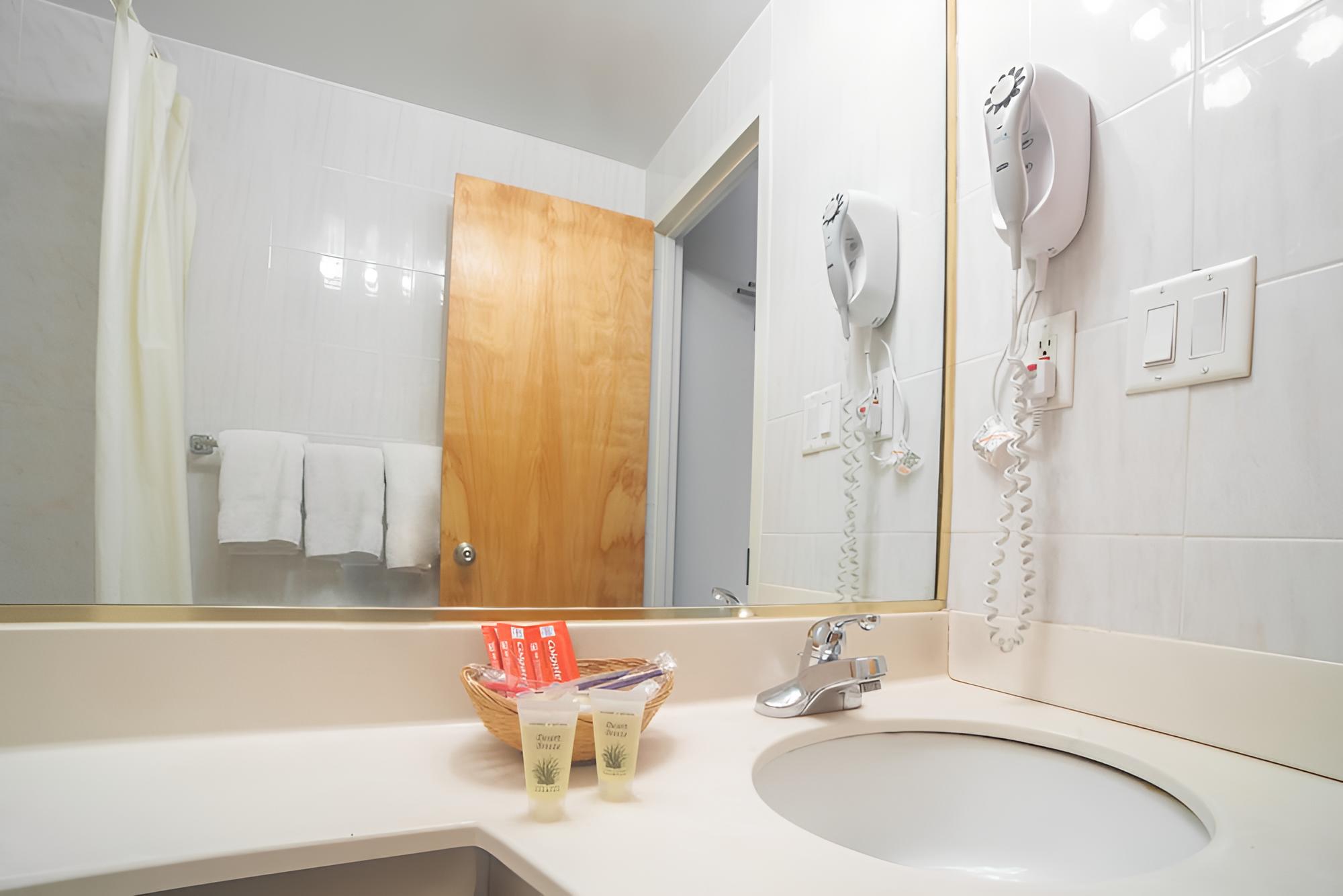Triple Room, Non Smoking, Private Bathroom photo 1