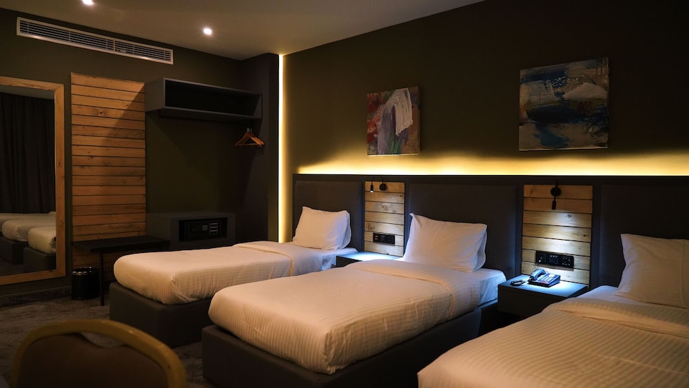 Deluxe Triple Room - Photo 2